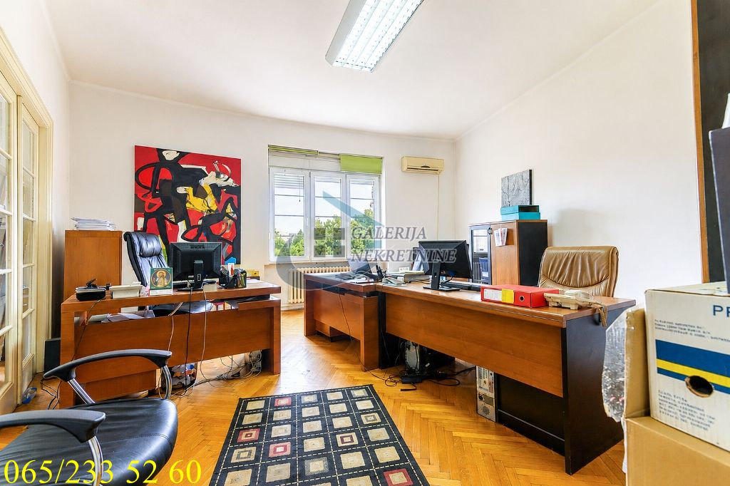 Stari grad  Pionirski park   Andrićev venac 120m2 1