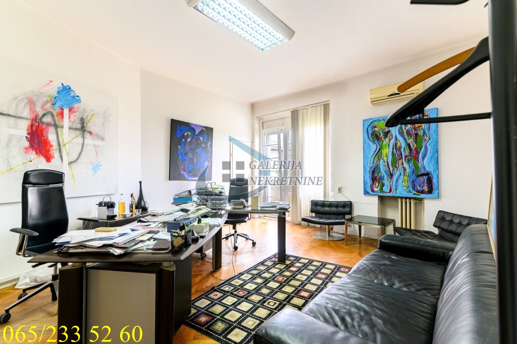 Stari grad  Pionirski park   Andrićev venac 120m2 4