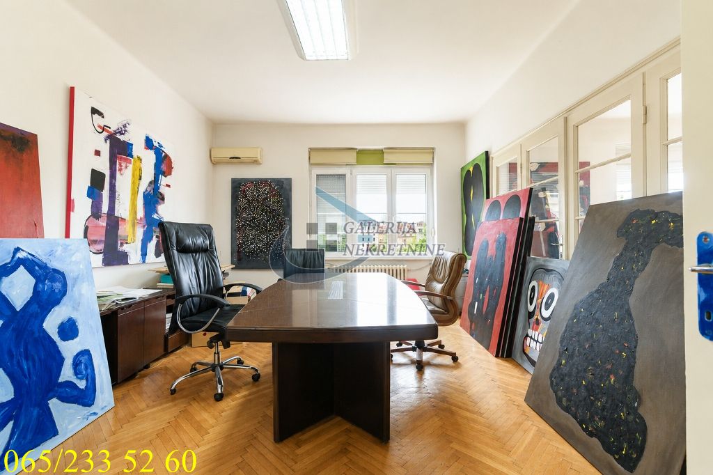 Stari grad  Pionirski park   Andrićev venac 120m2 9