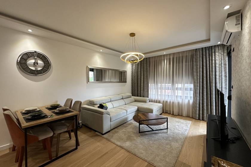 Namešten 2 0 stan sa garažom na Vračaru  45m2 1