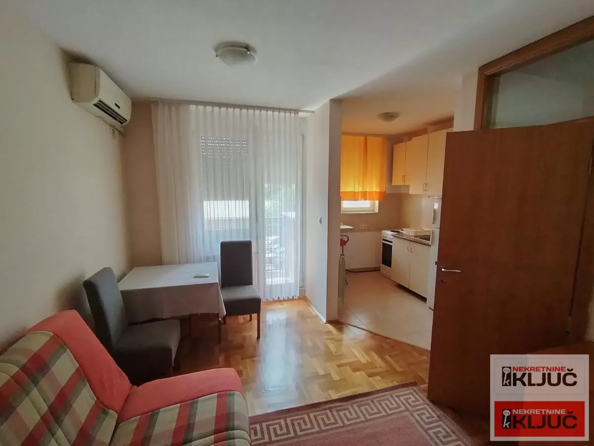 NOVA DETELINARA IZDAJE SE JEDNOIPOSOBAN NAMEŠTEN STAN 3