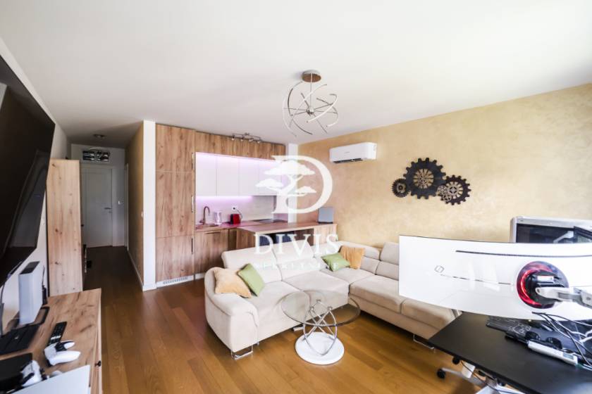 Jednoiposoban stan na Dorćolu u novijoj zgradi 40m2 1
