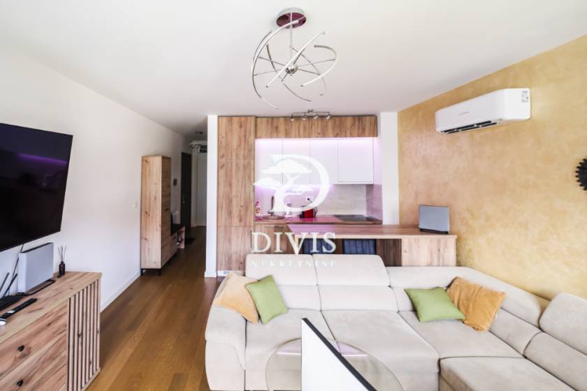 Jednoiposoban stan na Dorćolu u novijoj zgradi 40m2 2
