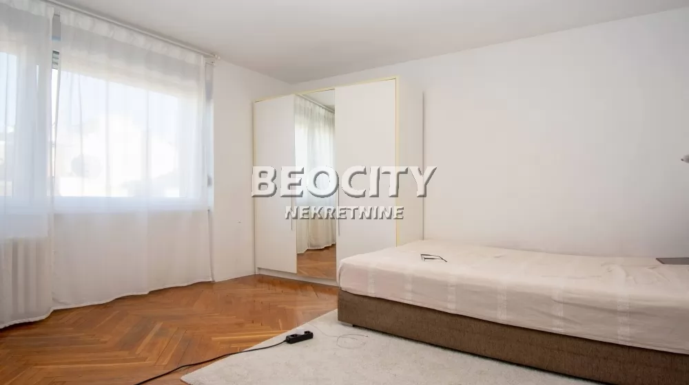 Trosoban stan, 68 m2, Centar, Cara Lazara ID: 132765 9