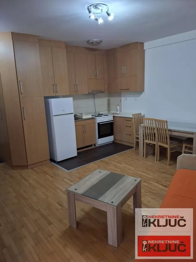 Dvosoban stan 45 m², Novo Naselje, Novi Sad, 1. sprat 1