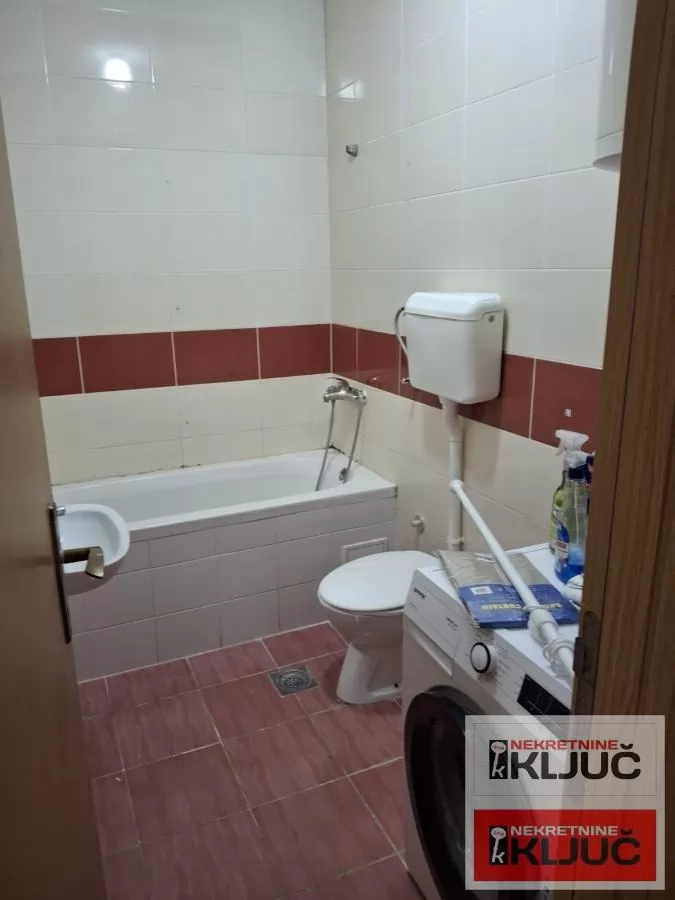 Dvosoban stan 45 m², Novo Naselje, Novi Sad, 1. sprat 10