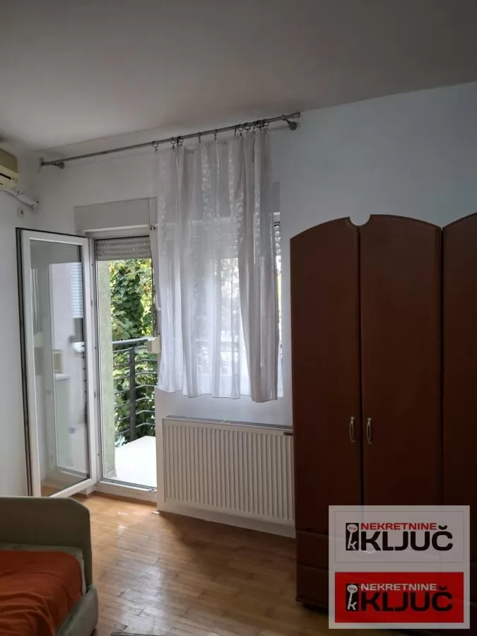 Dvosoban stan 45 m², Novo Naselje, Novi Sad, 1. sprat 2