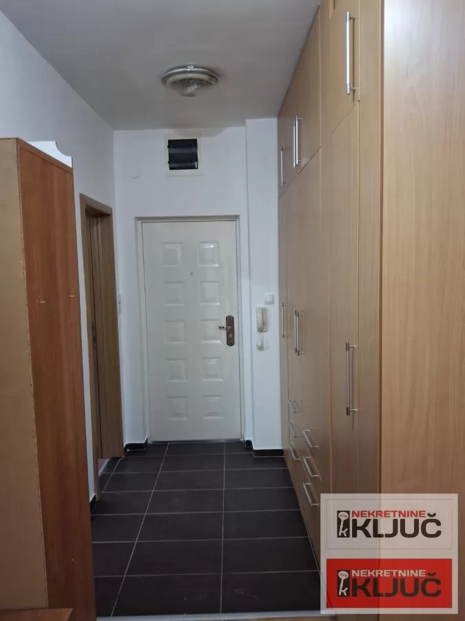 Dvosoban stan 45 m², Novo Naselje, Novi Sad, 1. sprat 3
