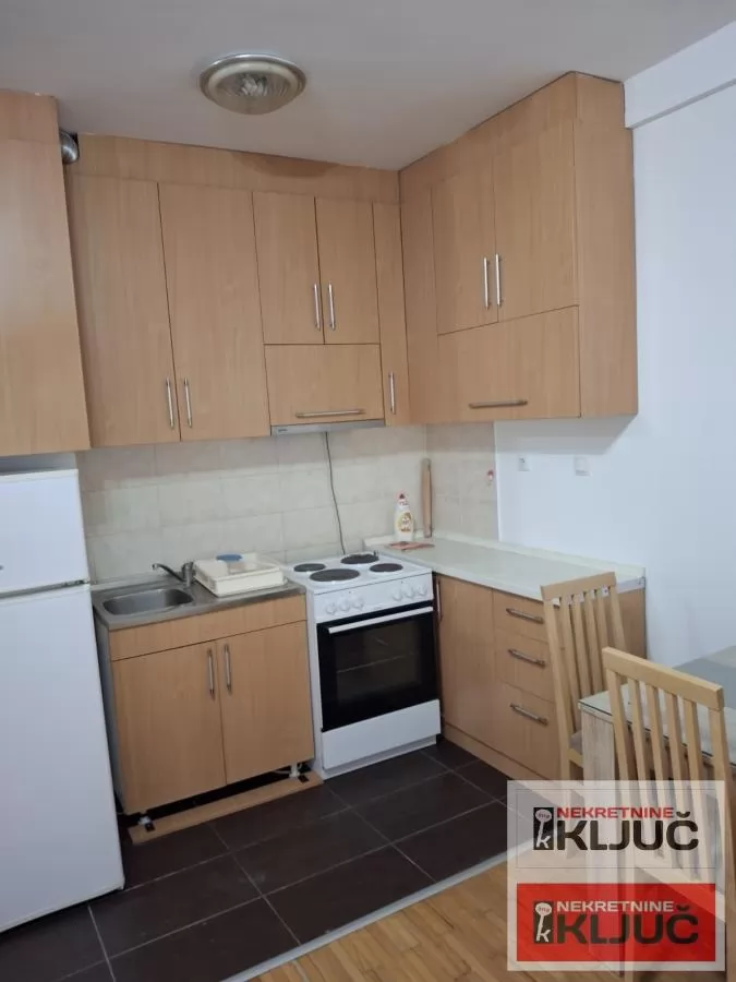 Dvosoban stan 45 m², Novo Naselje, Novi Sad, 1. sprat 6