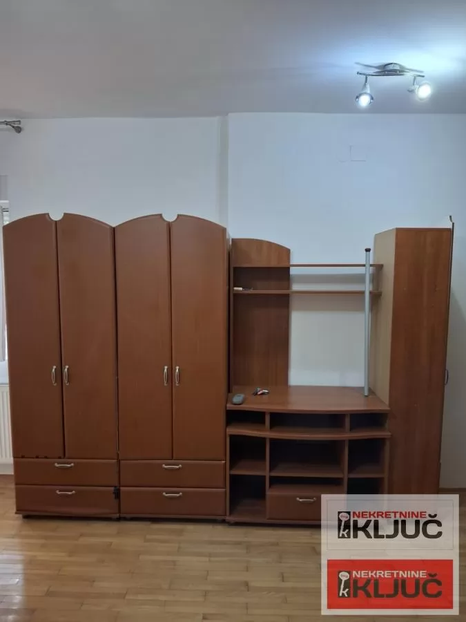 Dvosoban stan 45 m², Novo Naselje, Novi Sad, 1. sprat 8