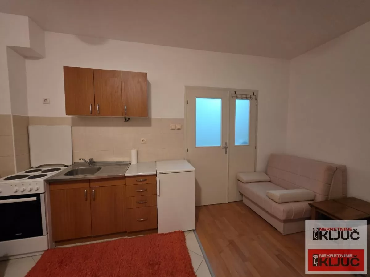 Garsonjera 25 m², Bulevar Oslobođenja, Novi Sad 3