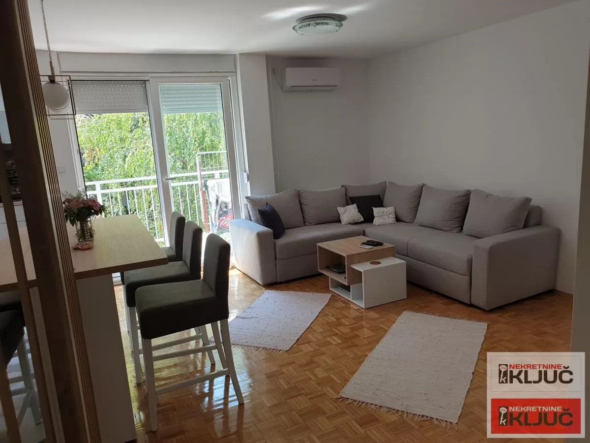 LIMAN 3, Troiposoban stan 76 m², Renoviran 1