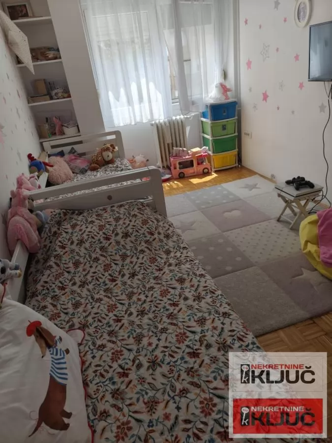 LIMAN 3, Troiposoban stan 76 m², Renoviran 10