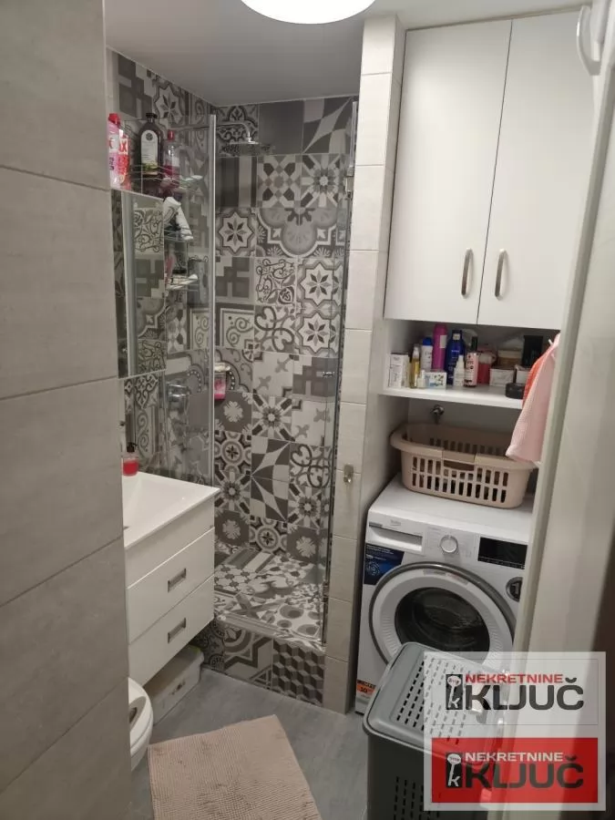 LIMAN 3, Troiposoban stan 76 m², Renoviran 12