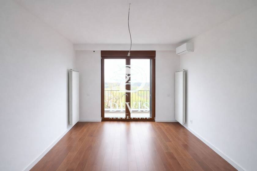 Dvosoban stan sa garažom u Lux 51  Bežanijska kosa  60m2 1