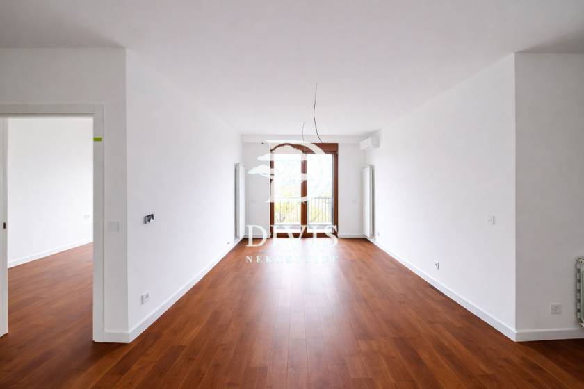 Dvosoban stan sa garažom u Lux 51  Bežanijska kosa  60m2 2