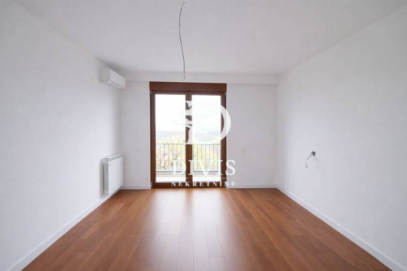 Dvosoban stan sa garažom u Lux 51  Bežanijska kosa  60m2 3