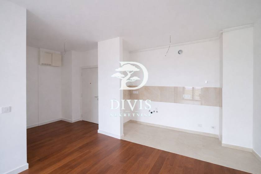 Dvosoban stan sa garažom u Lux 51  Bežanijska kosa  60m2 4
