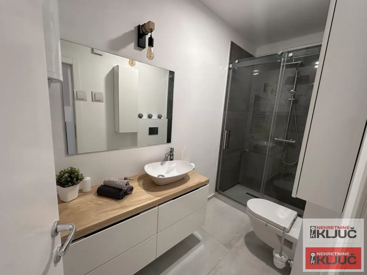 SOMBORSKI BULEVAR, 94m2, Četvorosoban-Duplex, Moderan, Namešten 10