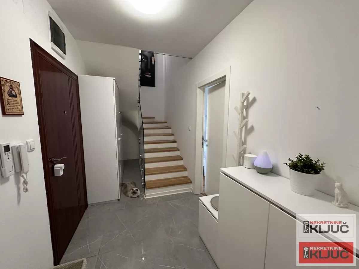 SOMBORSKI BULEVAR, 94m2, Četvorosoban-Duplex, Moderan, Namešten 12