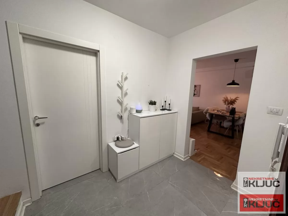 SOMBORSKI BULEVAR, 94m2, Četvorosoban-Duplex, Moderan, Namešten 16