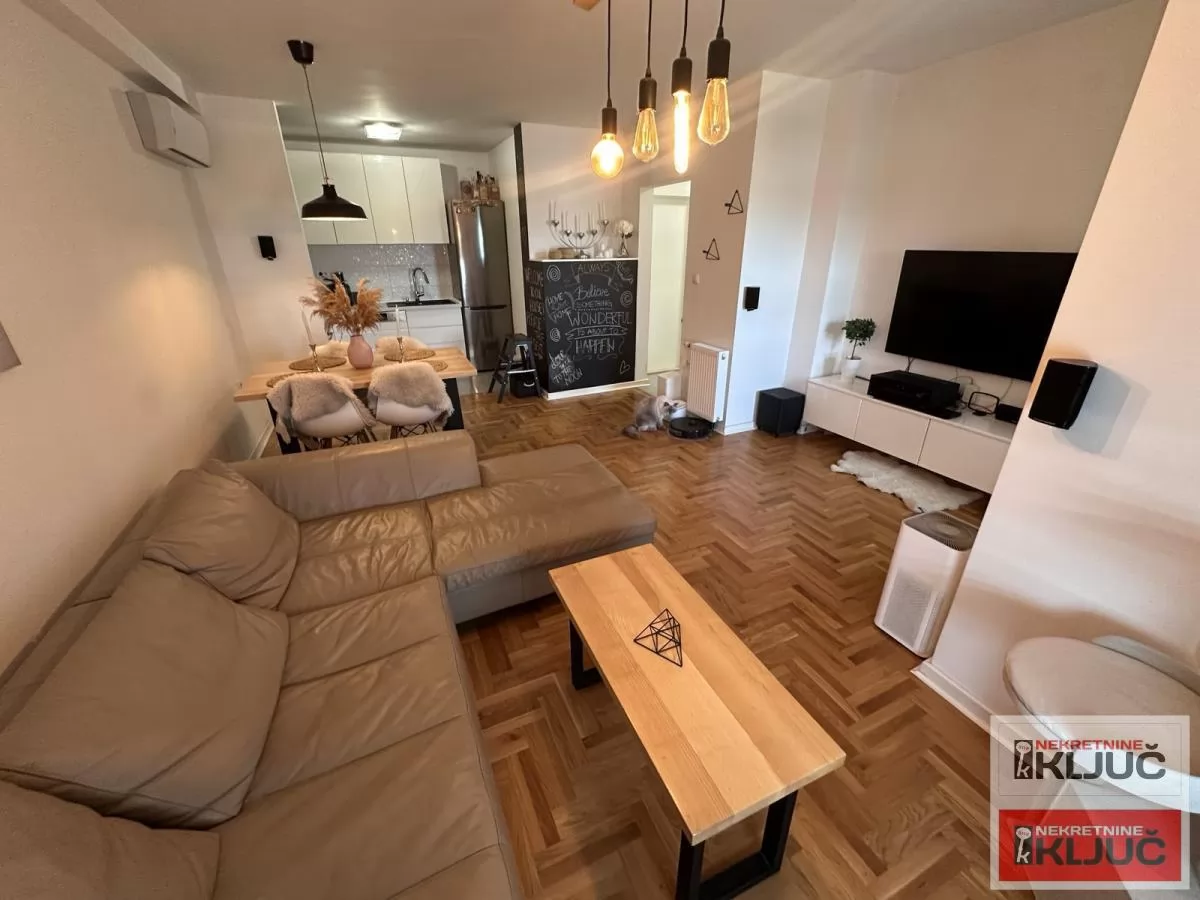 SOMBORSKI BULEVAR, 94m2, Četvorosoban-Duplex, Moderan, Namešten 2