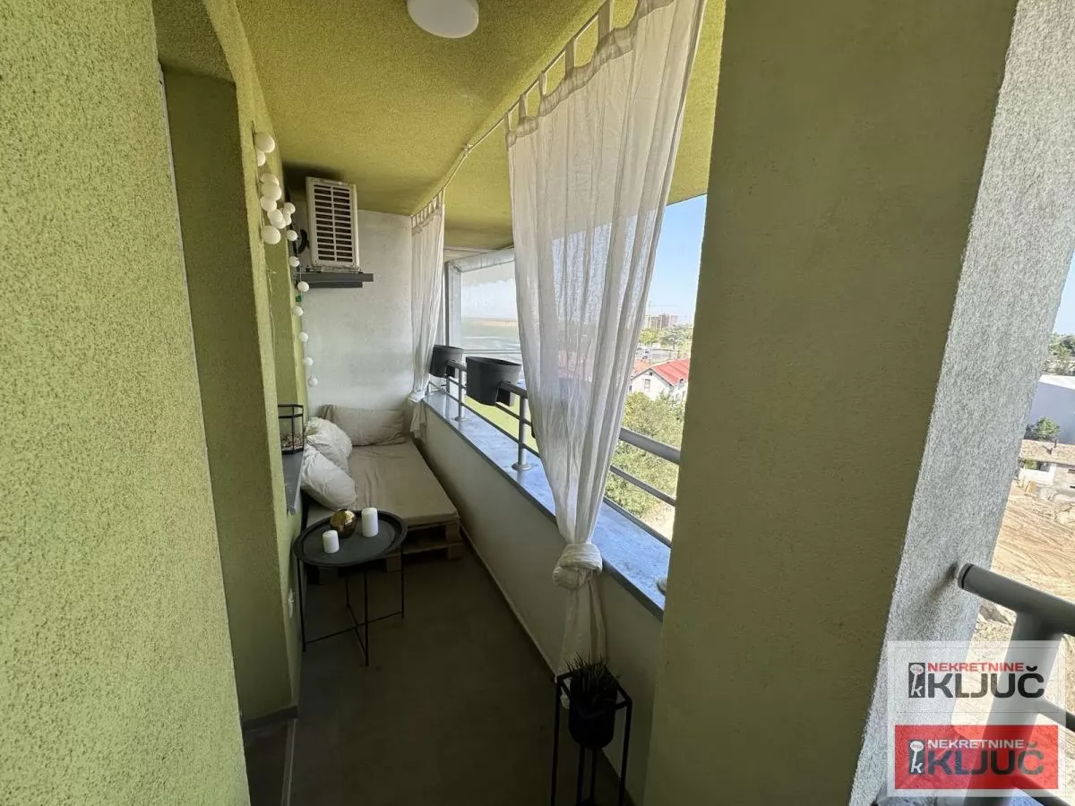 SOMBORSKI BULEVAR, 94m2, Četvorosoban-Duplex, Moderan, Namešten 4