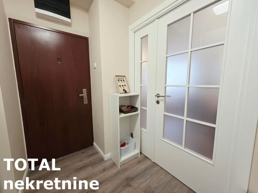 Stan,NOVI SAD,CENTAR,kv: 76.00, € 252000, ID: 1102765 23