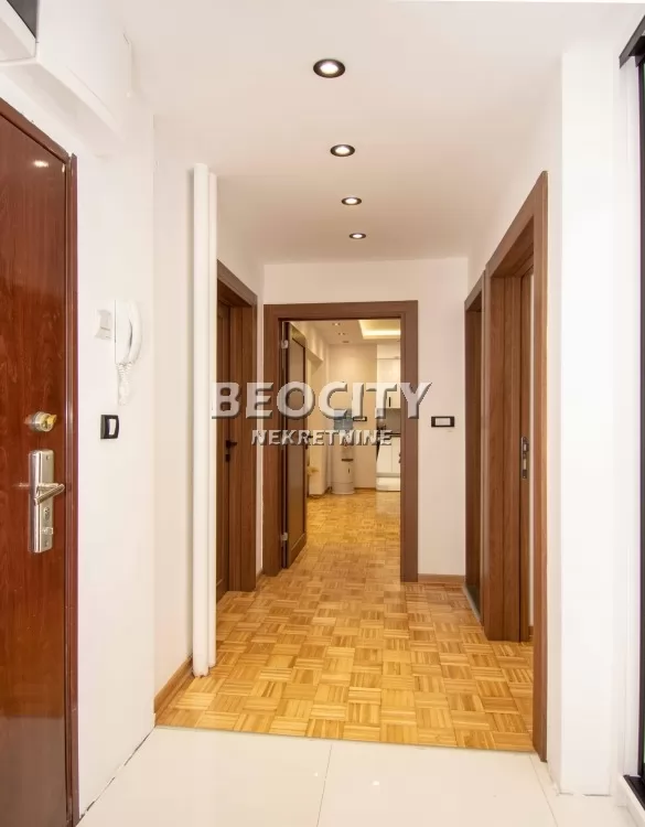 Trosoban stan, 92 m2, Centar, Pere Velimirovića ID: 133961 14