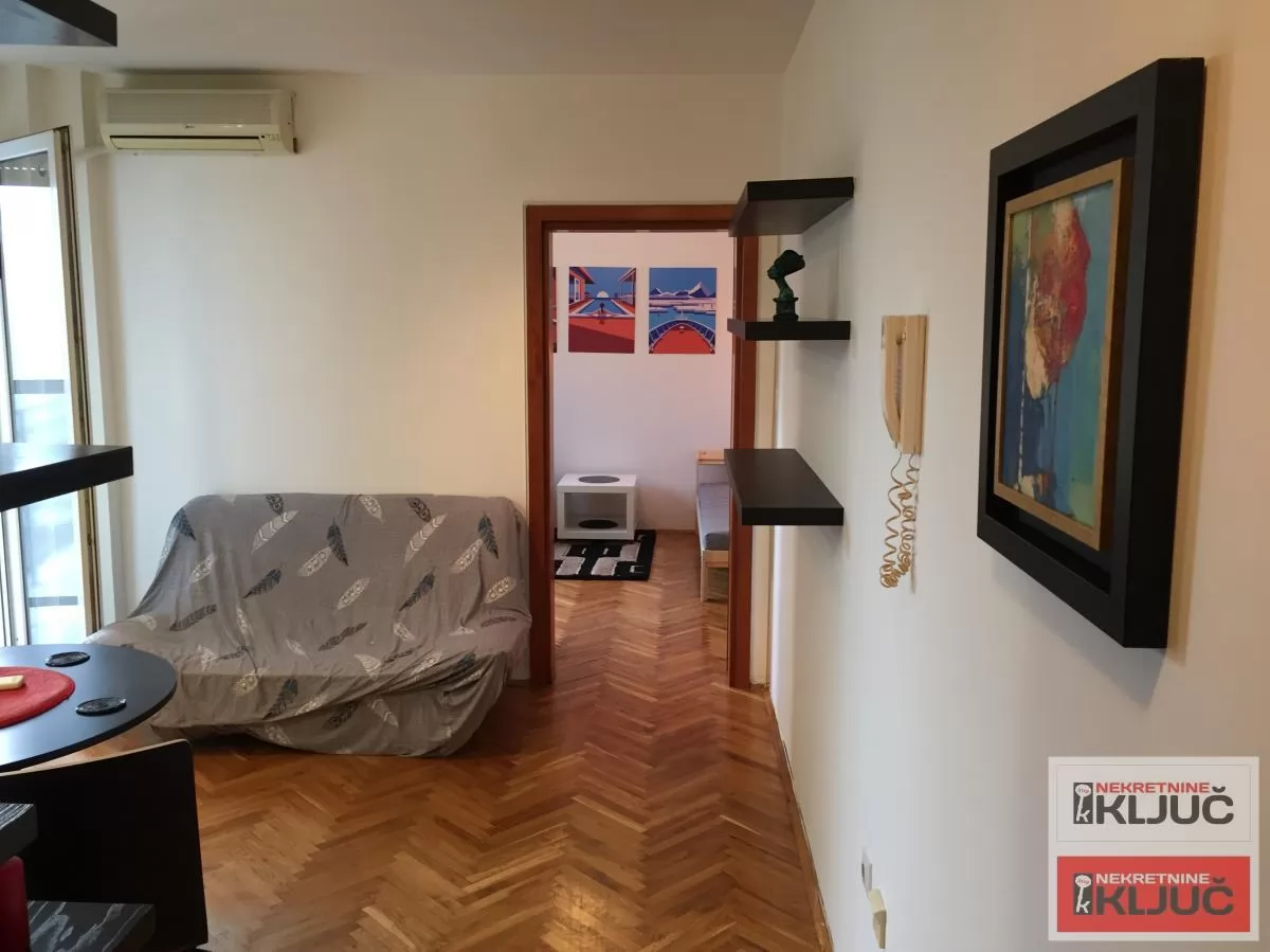 BULEVAR, 41m2, Jednoiposoban kod Futoške pijace 1