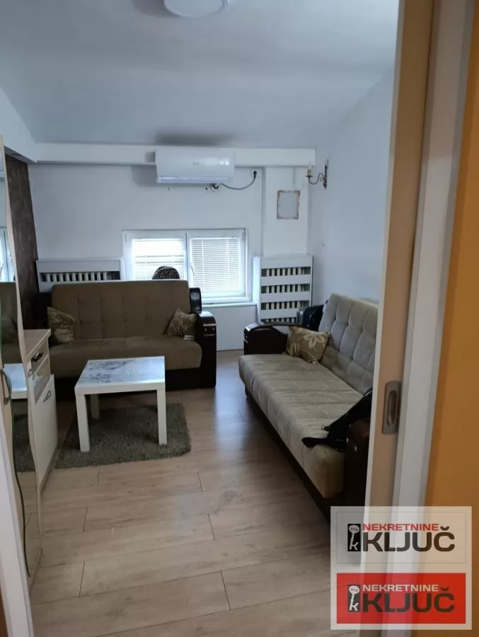 CENTAR, 52m2, Dvoiposoban kod Trga Mladenaca 1