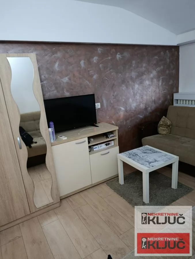 CENTAR, 52m2, Dvoiposoban kod Trga Mladenaca 3