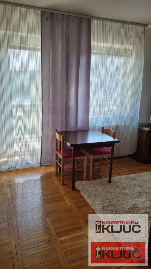 Jednoiposoban stan 43 m², Bulevar Oslobođenja, Novi Sad 2