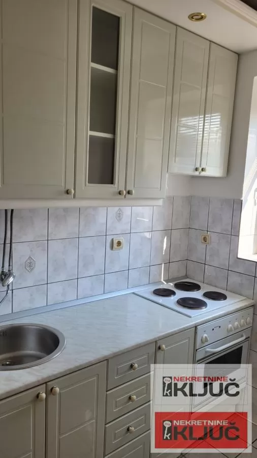 Jednoiposoban stan 43 m², Bulevar Oslobođenja, Novi Sad 9