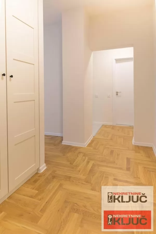 SAJMIŠTE, 40m2, Jednosoban, Renoviran, Polunamešten 9