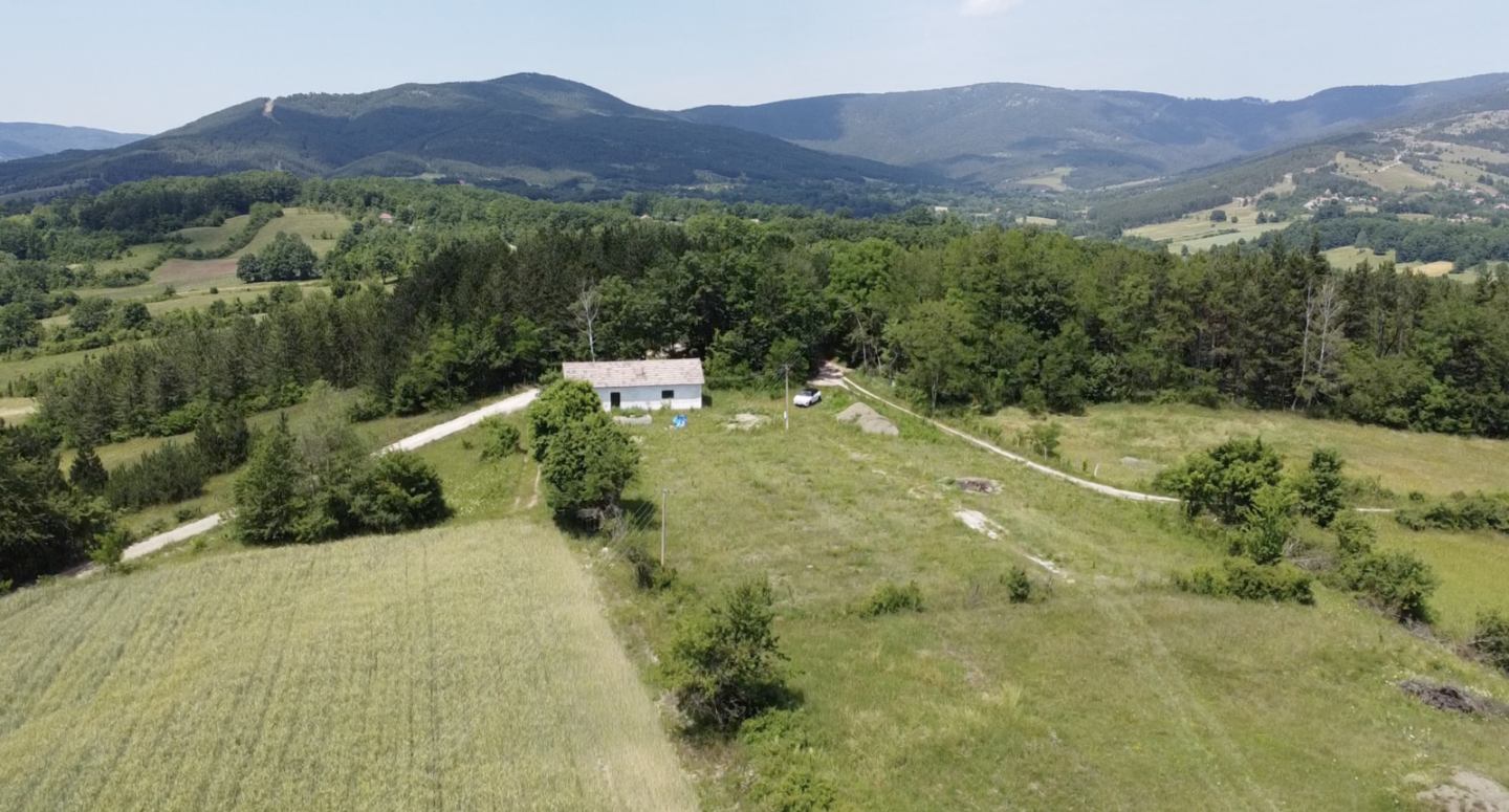 Plac na Divcibarama selo Rosici 3