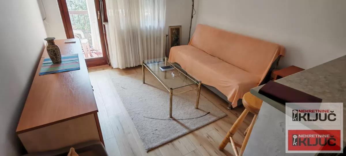 dobra garsonjera u blizini Sajma 1