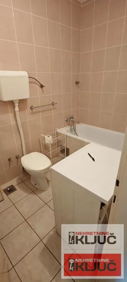 dobra garsonjera u blizini Sajma 10