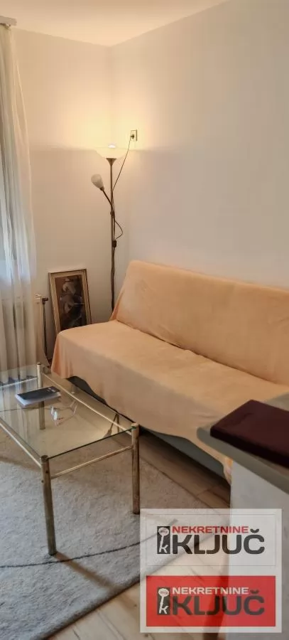 dobra garsonjera u blizini Sajma 3