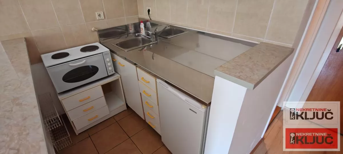 dobra garsonjera u blizini Sajma 4