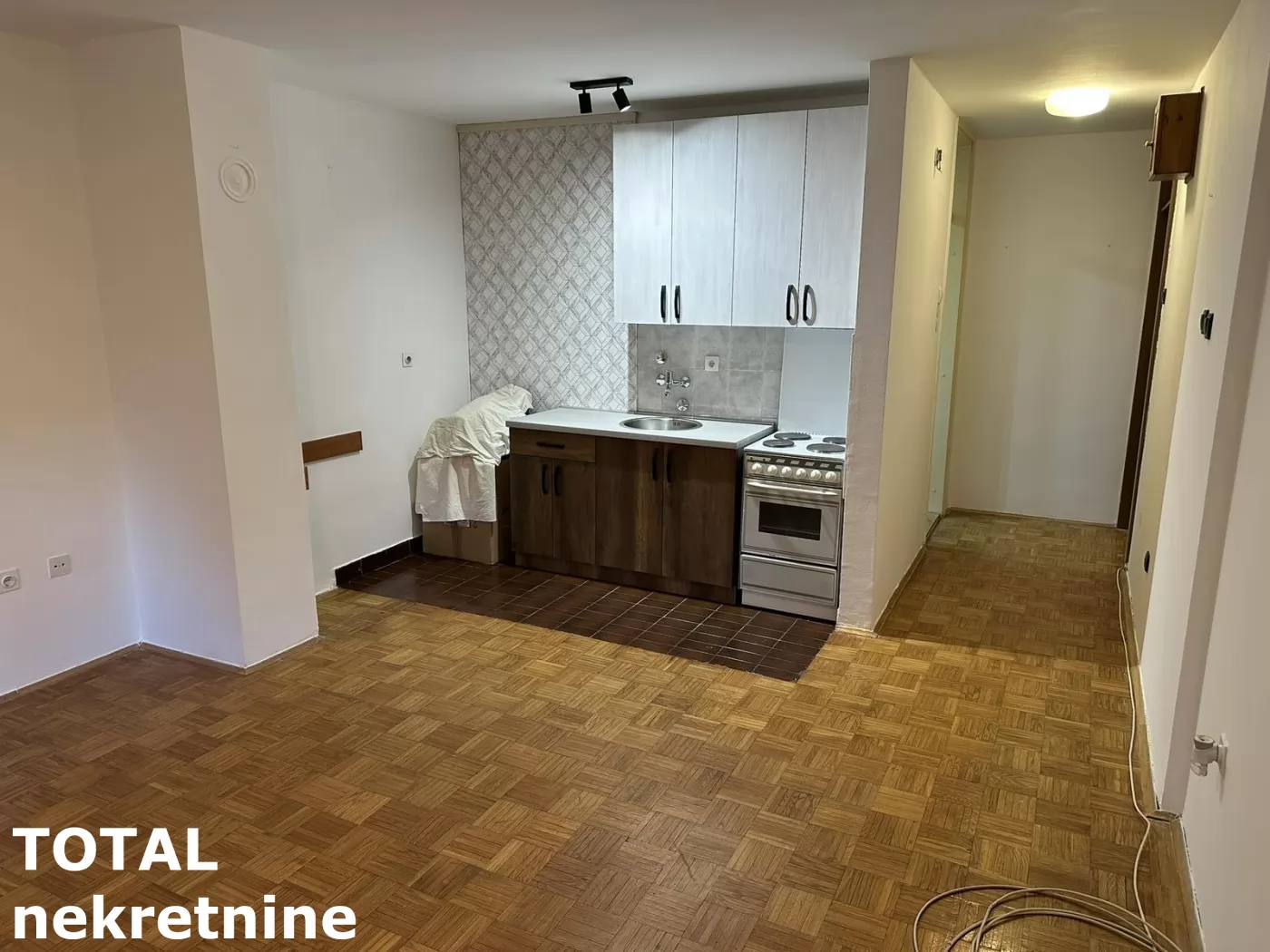 Stan,NOVI SAD,NOVO NASELJE ŠONSI,kv: 27.00, € 81000, ID: 1102878 1