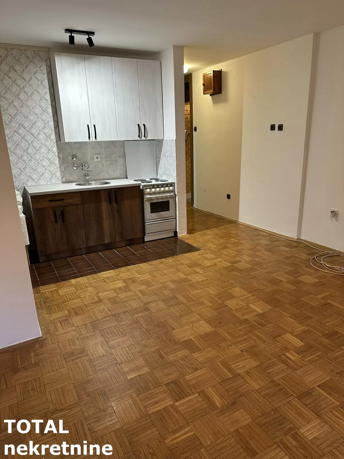 Stan,NOVI SAD,NOVO NASELJE ŠONSI,kv: 27.00, € 81000, ID: 1102878 2