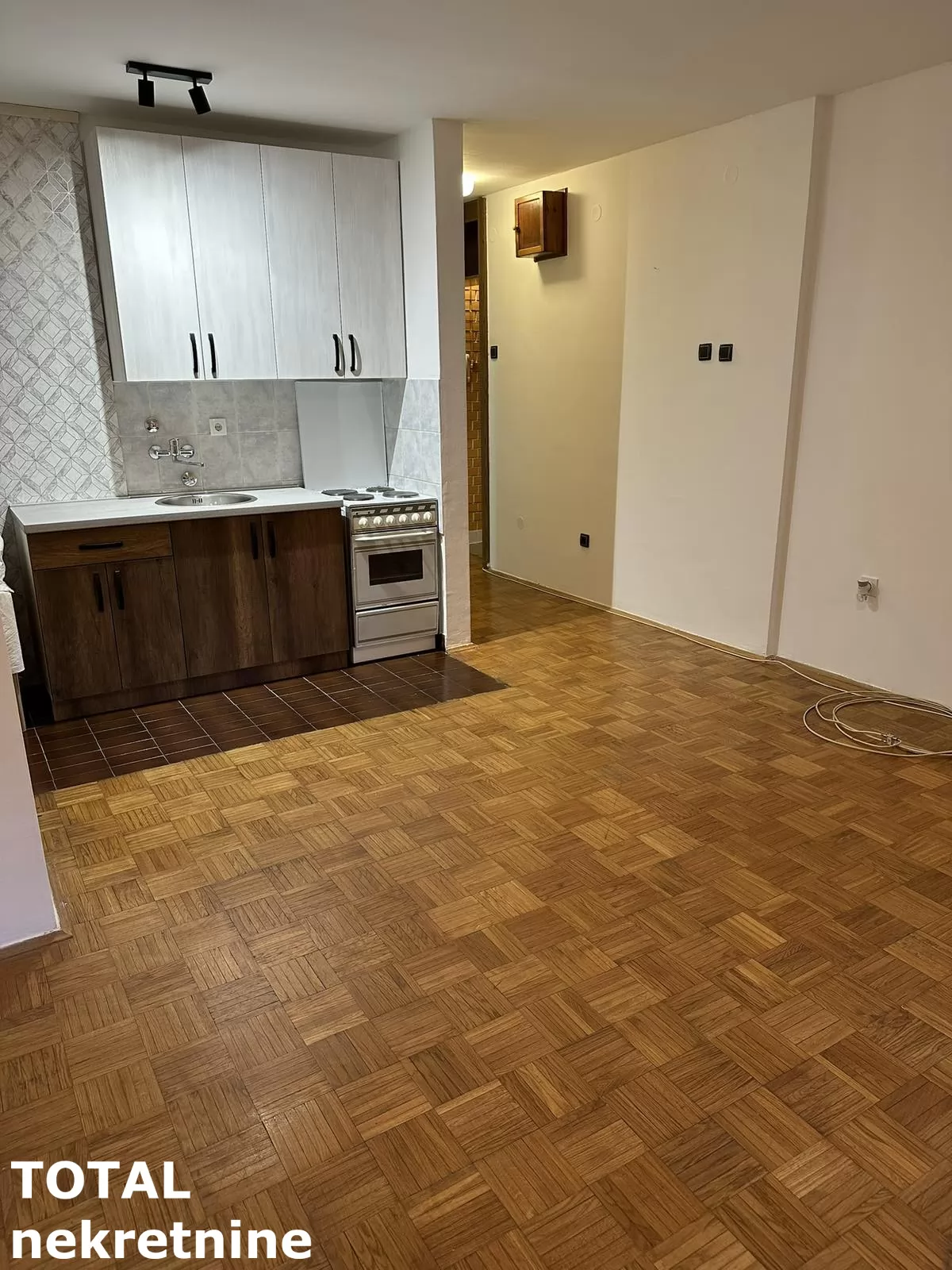 Stan,NOVI SAD,NOVO NASELJE ŠONSI,kv: 27.00, € 81000, ID: 1102878 3