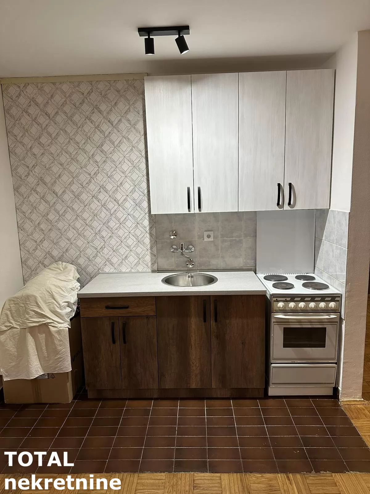 Stan,NOVI SAD,NOVO NASELJE ŠONSI,kv: 27.00, € 81000, ID: 1102878 6