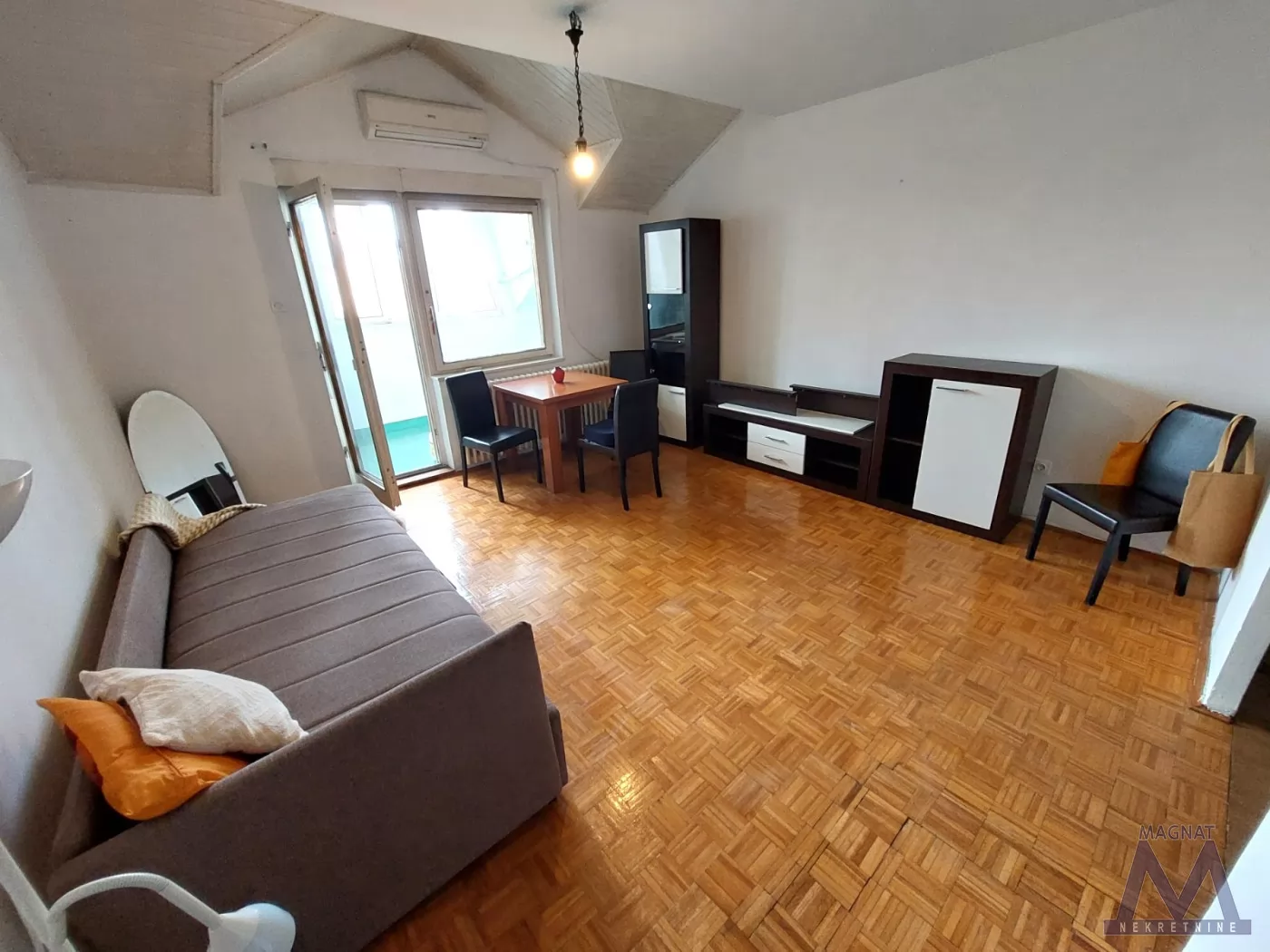 Stan,NOVI SAD,NOVO NASELJE,kv: 100, € 400, ID: 9101970 1