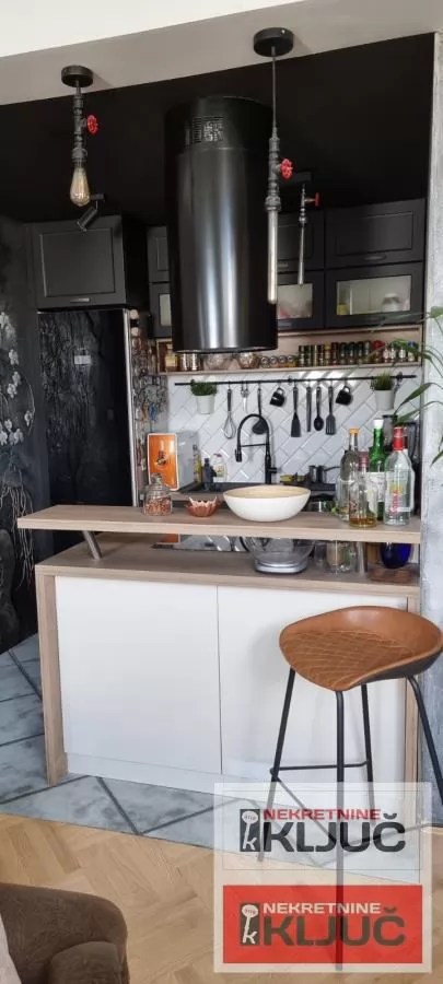 STROGI CENTAR, 69m2, Dvosoban može Trosoban, Namešten, Moderan 8