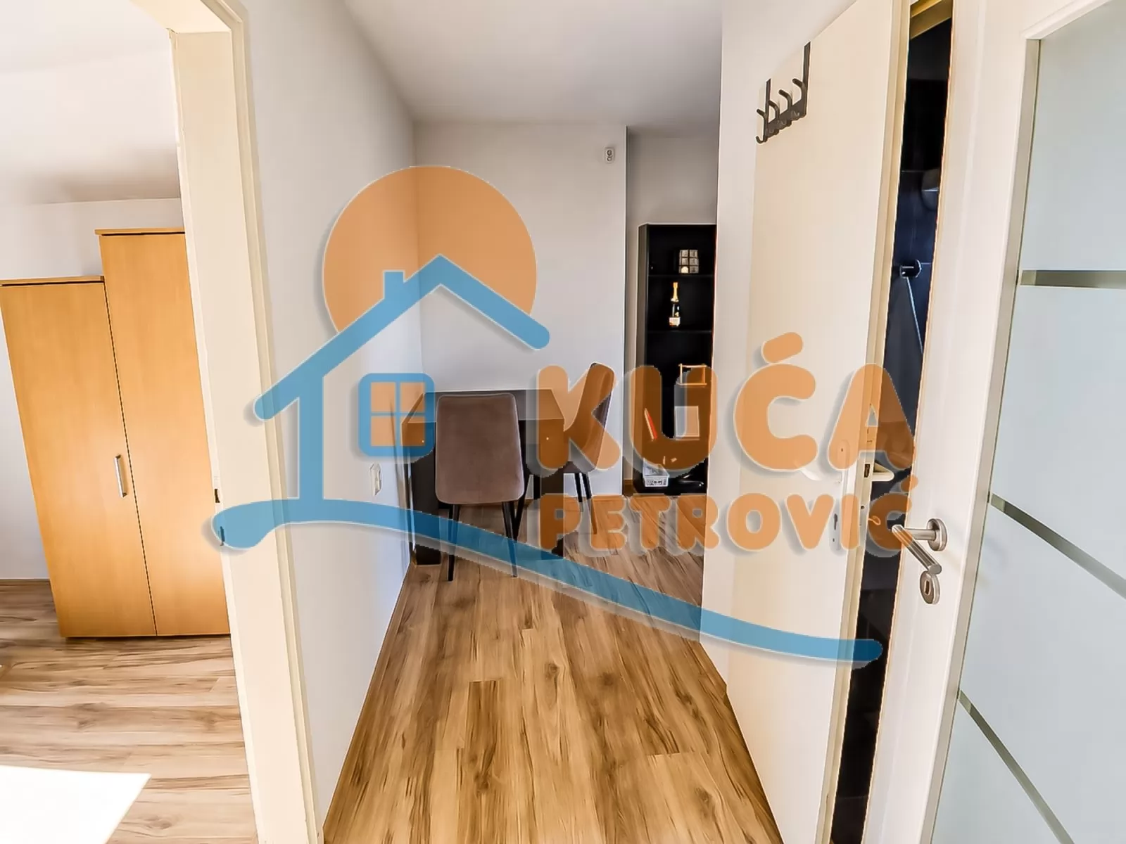 Trosoban stan, 72 m2, Medijana, Rentgenova ID: p-016981 9