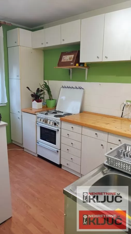 DETELINARA, 47m2, Dvosoban, 1. sprat,polunamešten 2
