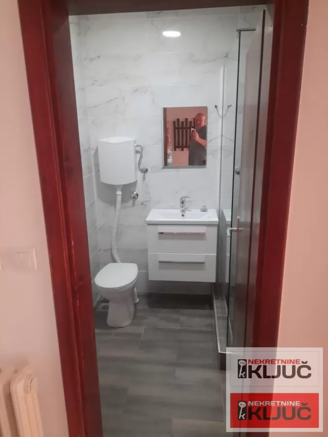 Odlican stan preko puta Futoske pijace 9