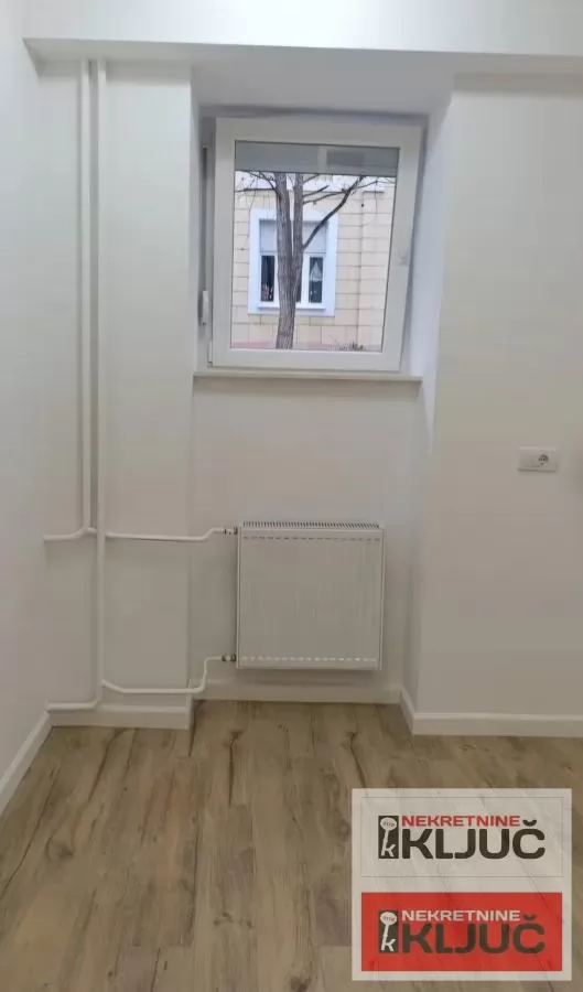 CENTAR, 31m2, Jednosoban, Renoviran, Polusuteren 6